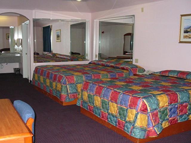 Travelers Inn And Suites Liberty Cameră foto